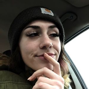 Meet your Posher, Alia